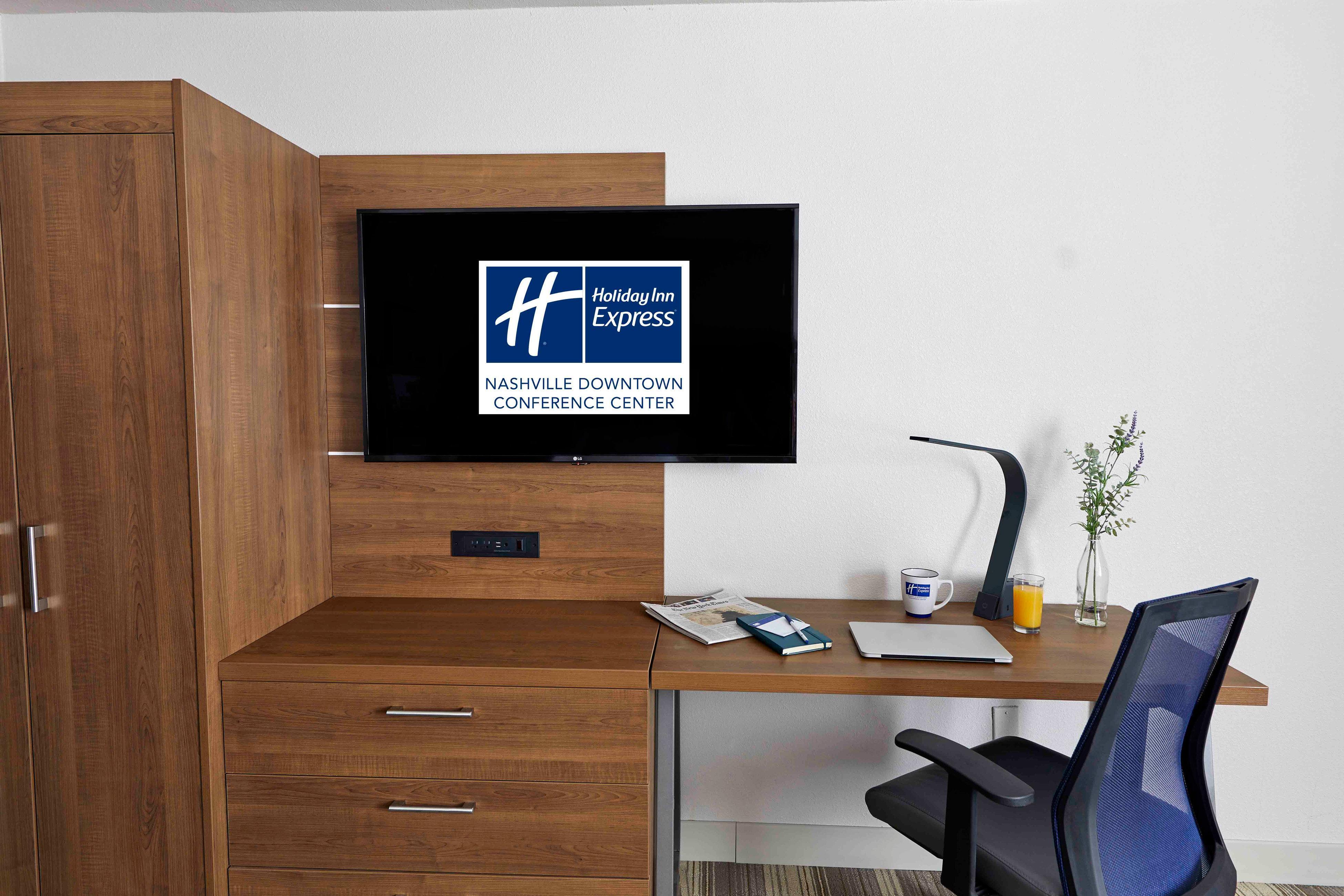 Holiday Inn Express Nashville-Downtown - Broadway By Ihg Екстериор снимка