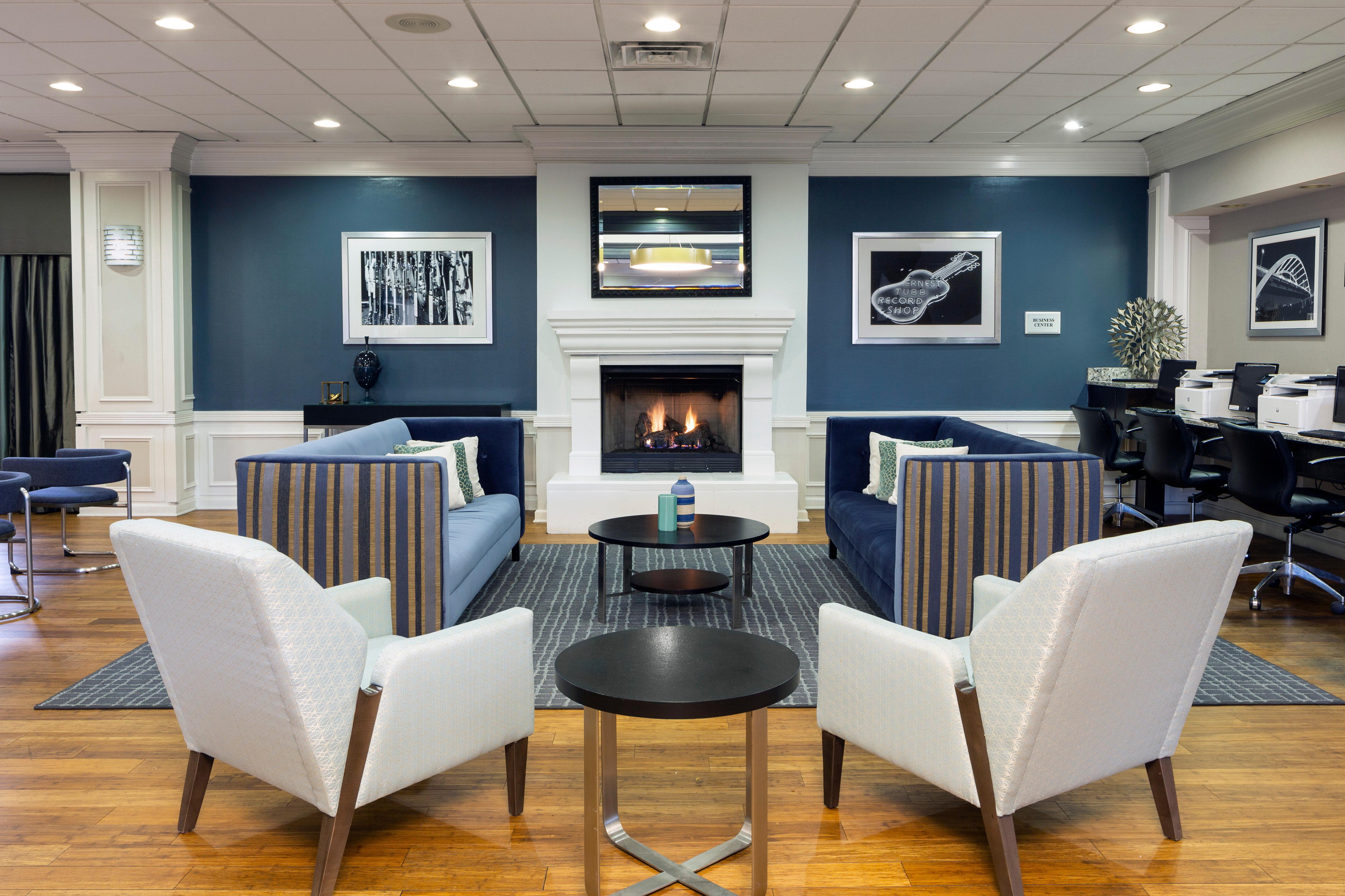 Holiday Inn Express Nashville-Downtown - Broadway By Ihg Екстериор снимка