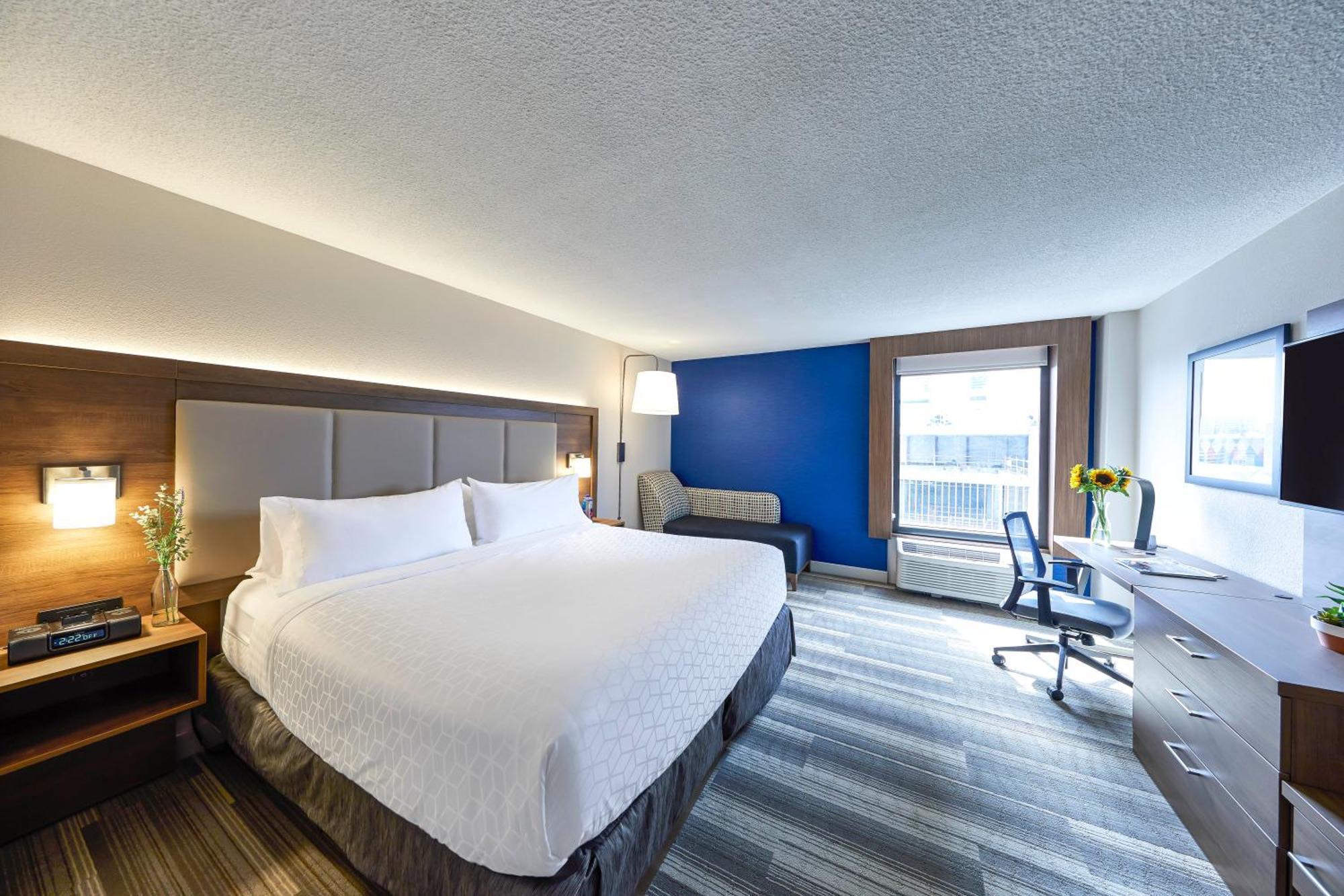 Holiday Inn Express Nashville-Downtown - Broadway By Ihg Екстериор снимка