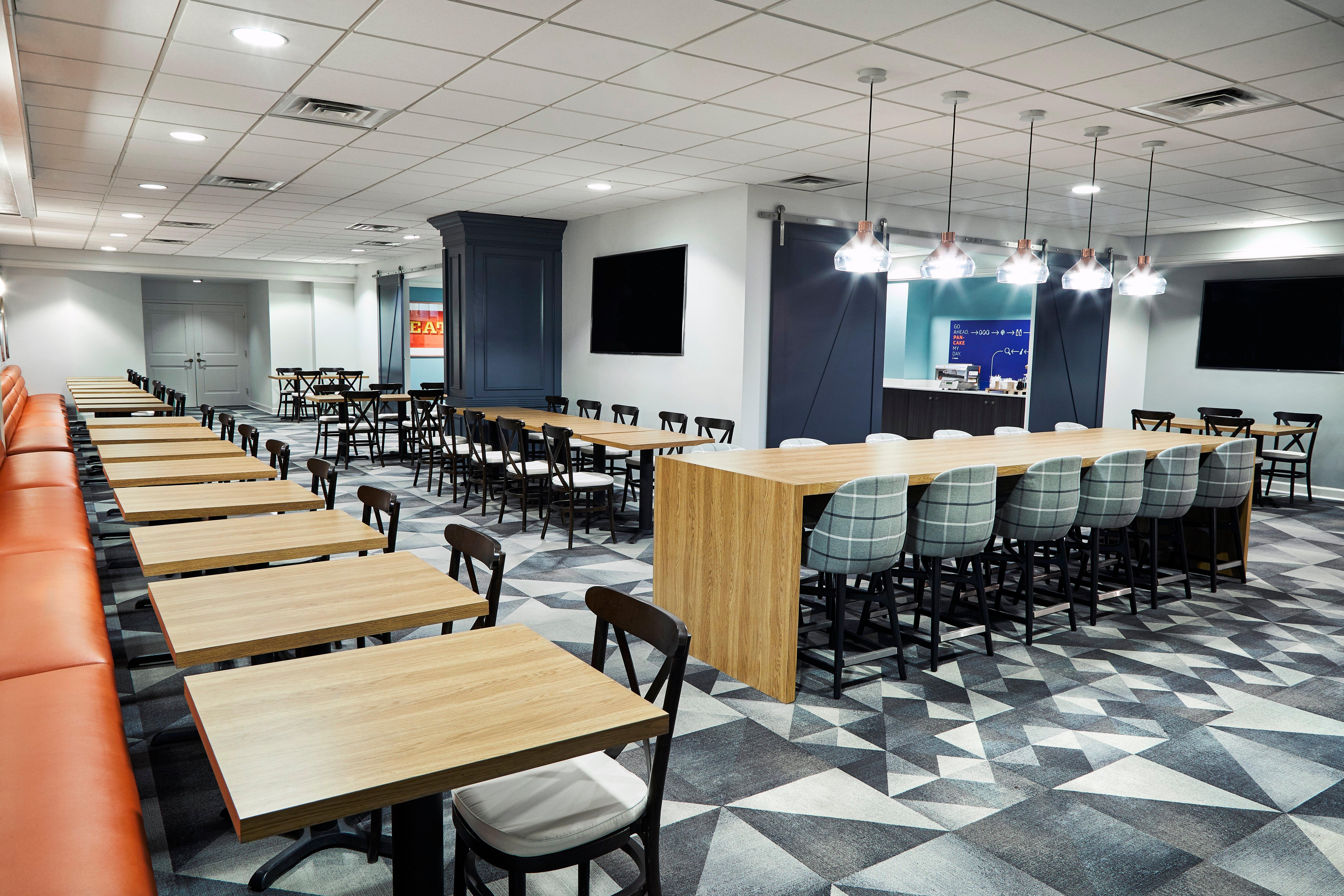 Holiday Inn Express Nashville-Downtown - Broadway By Ihg Екстериор снимка