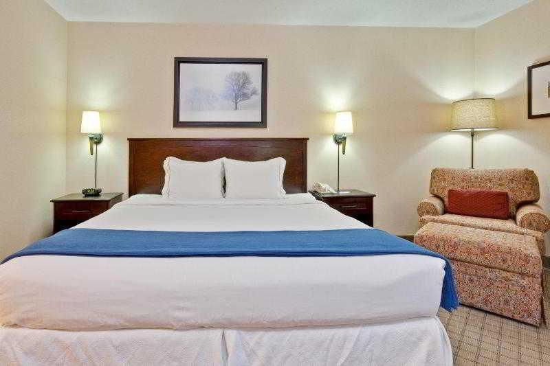 Holiday Inn Express Nashville-Downtown - Broadway By Ihg Стая снимка