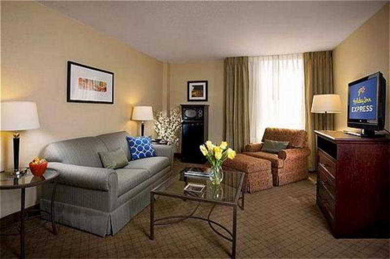 Holiday Inn Express Nashville-Downtown - Broadway By Ihg Стая снимка