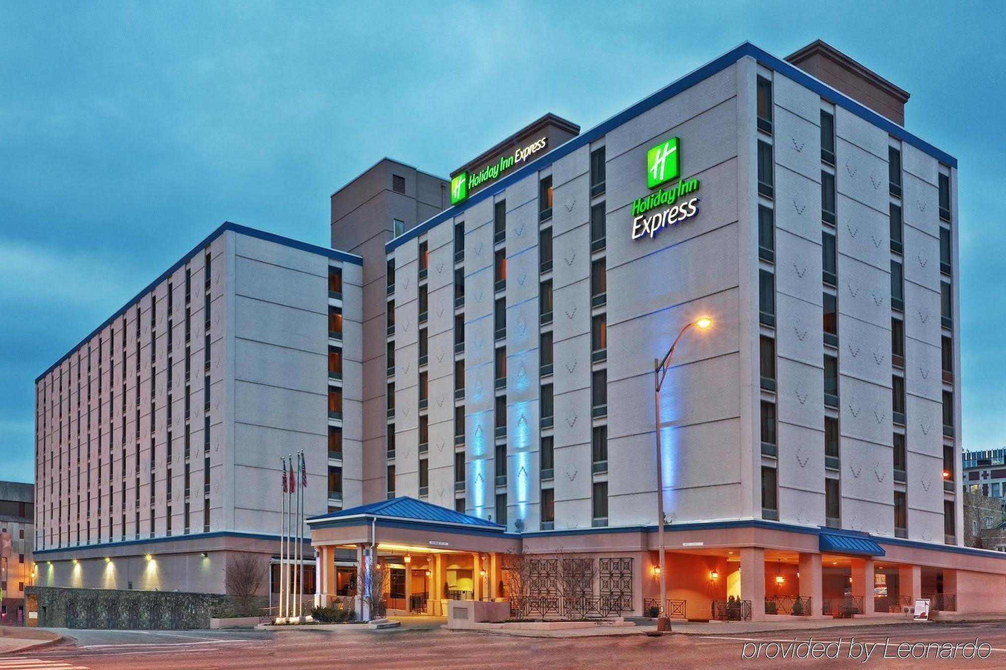 Holiday Inn Express Nashville-Downtown - Broadway By Ihg Екстериор снимка
