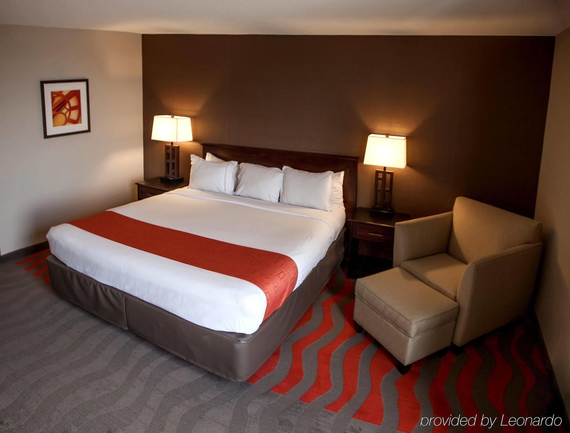 Holiday Inn Express Nashville-Downtown - Broadway By Ihg Екстериор снимка
