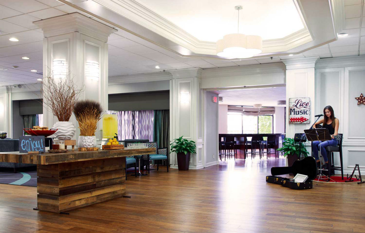 Holiday Inn Express Nashville-Downtown - Broadway By Ihg Екстериор снимка